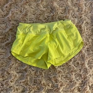 lululemon highlight yellow 2.5 inch speed ups